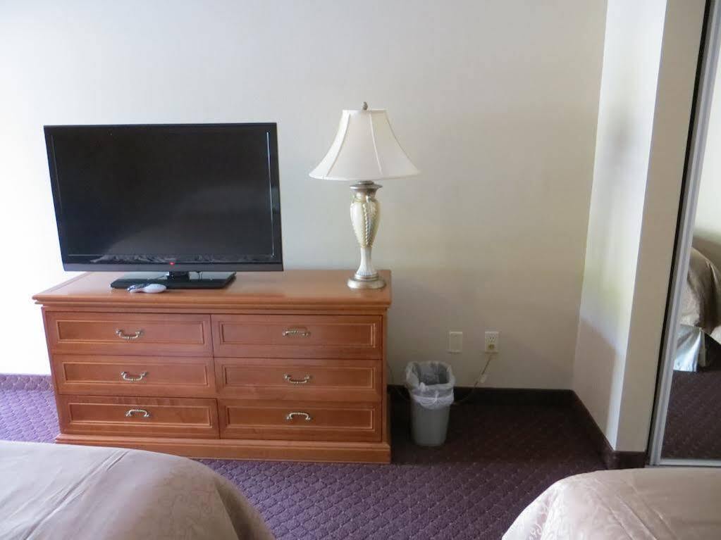 And Motel 3*